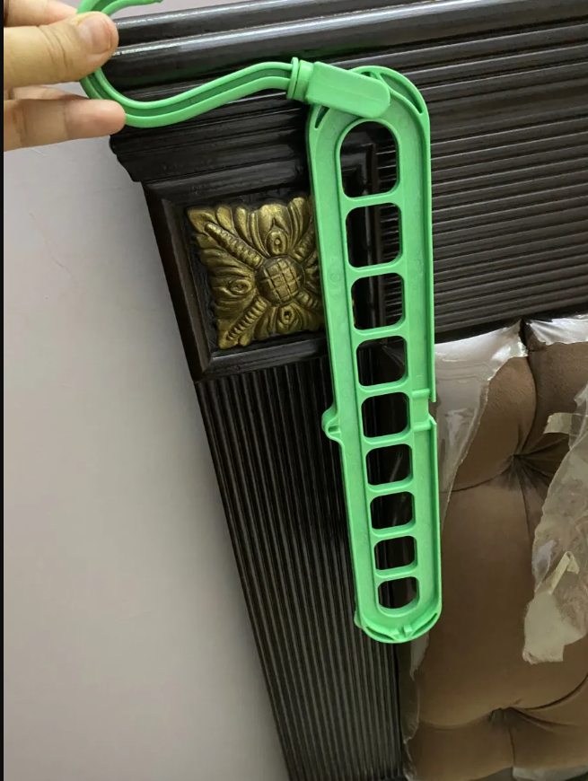 9 Hole Hanger